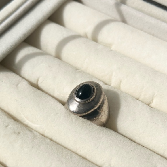 Sterling Silver Ring - Picture 4 of 12